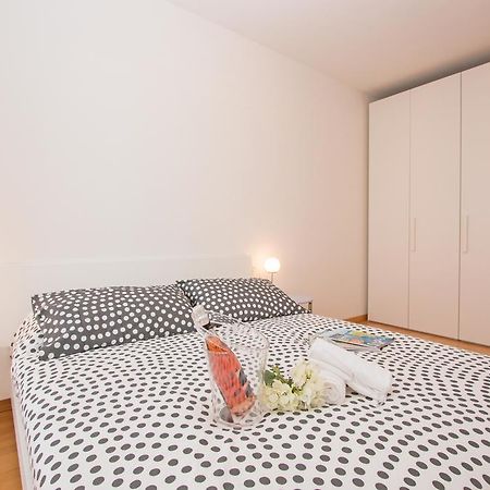 Benacus E4 Apartment By Wonderful Italy Sirmione Eksteriør billede