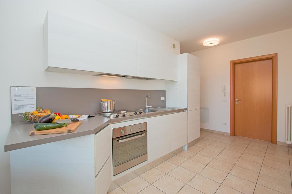 Benacus E4 Apartment By Wonderful Italy Sirmione Eksteriør billede