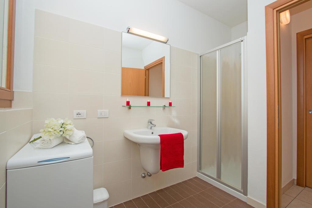Benacus E4 Apartment By Wonderful Italy Sirmione Eksteriør billede